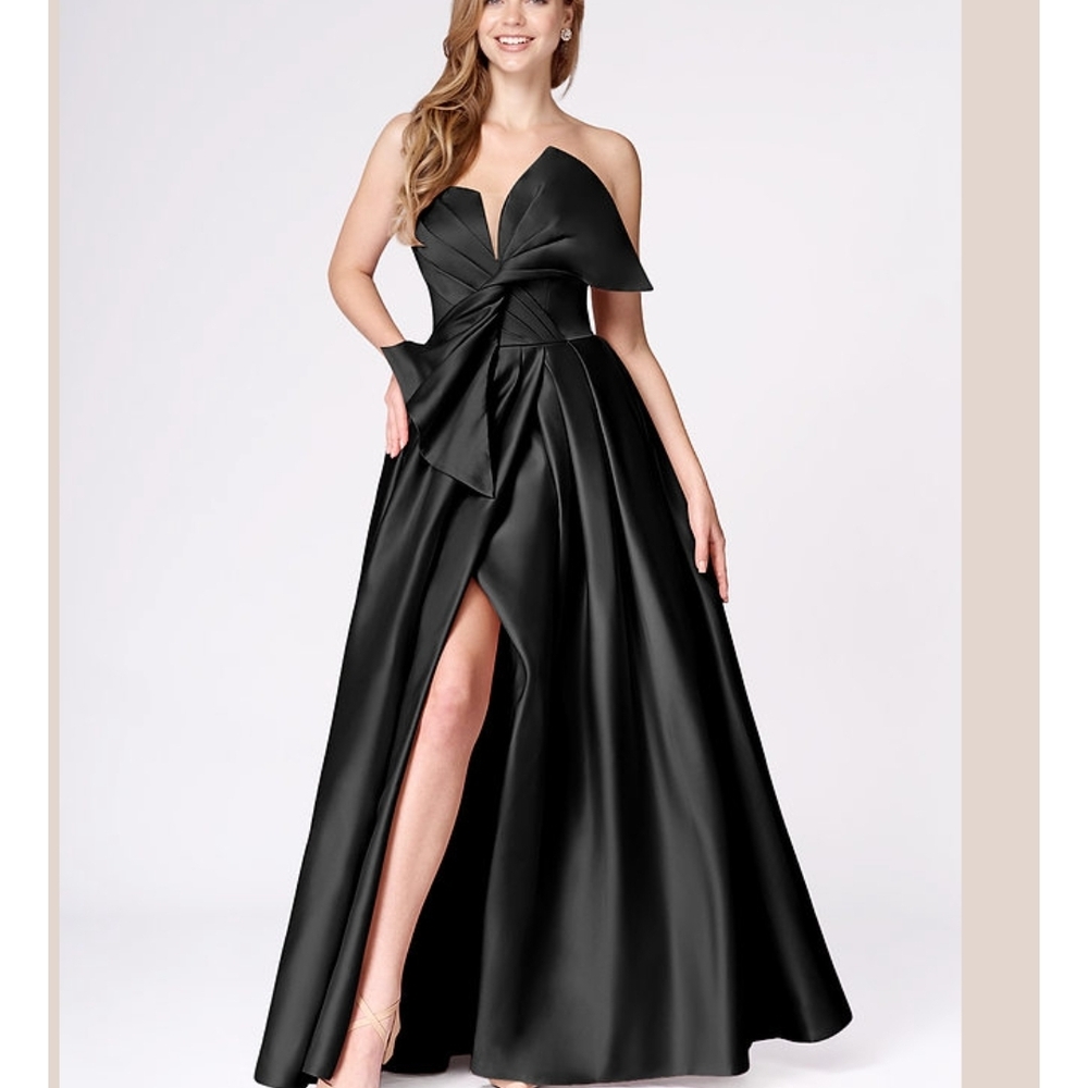 Elegant Black Evening Gown